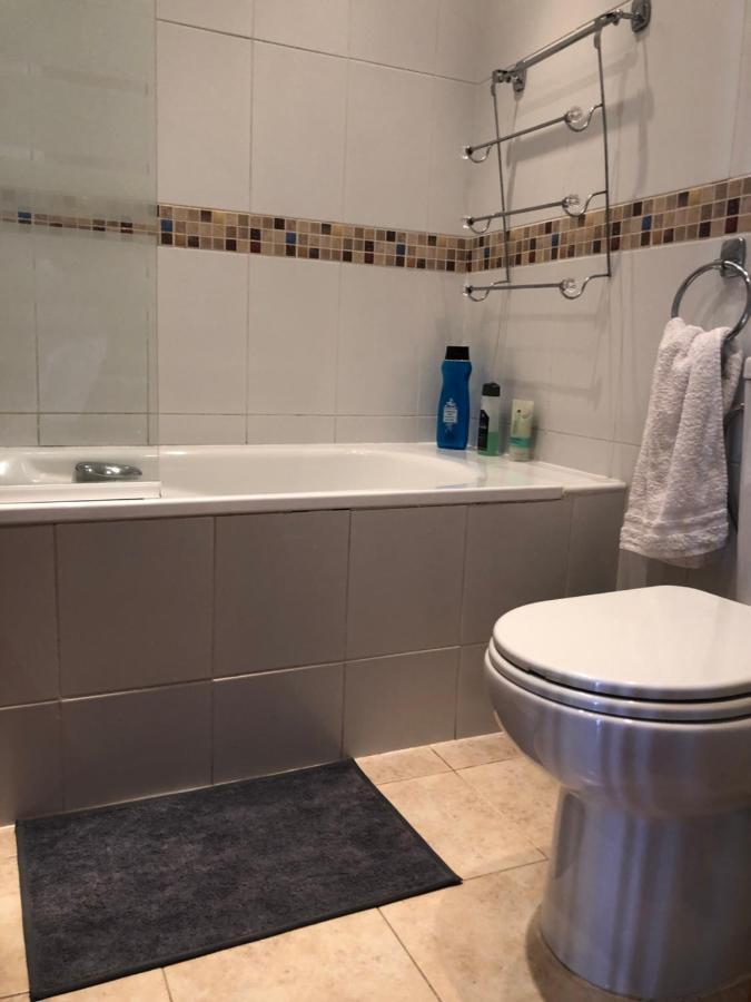 Charming 2 Bed Apartment Next To Cabopino Beach, Spain Marbella Exteriér fotografie